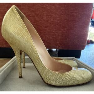Casadei Italy Mock Croc Leather Pumps Pale Yellow Size 8 B High Heels Shoes